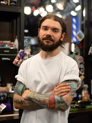 Barbeiro Luiz Miranda da equipe California Barber